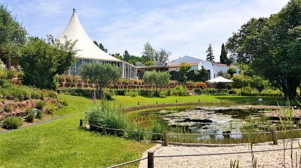 Tenda junto ao lago